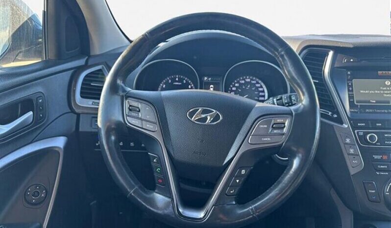 
								2017 Hyundai Santa Fe Limited AWD full									