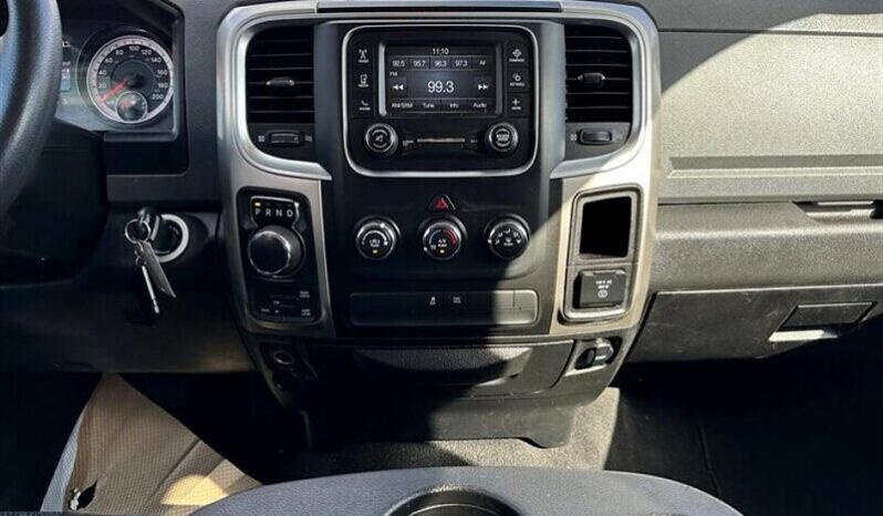 
								2019 Ram 1500 Classic SLT 5.7L Hemi Crew Cab 4X4 full									