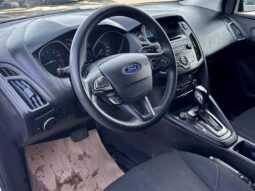 
										2016 Ford Focus SE full									