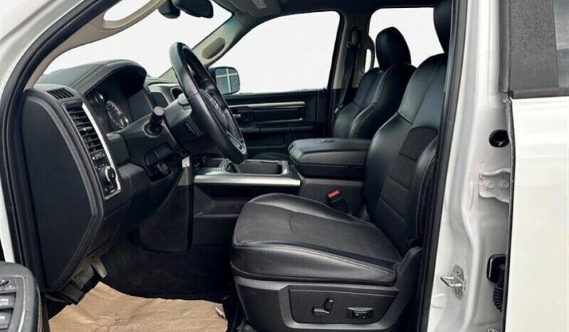
								2018 Ram 1500 Sport Quad Cab 4×4 5.7L Hemi full									