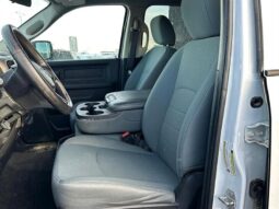 
										2017 Ram 1500 ST 5.7L Hemi Crew Cab 4X4 full									