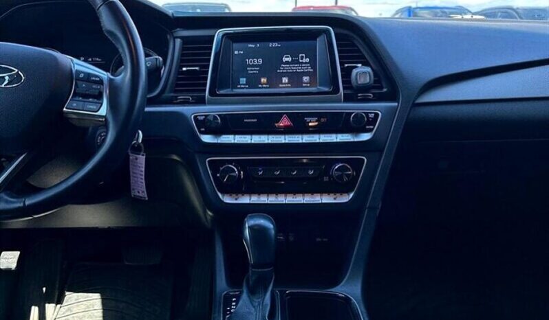 
								2018 Hyundai Sonata SE full									