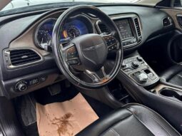 
										2016 Chrysler 200C AWD full									