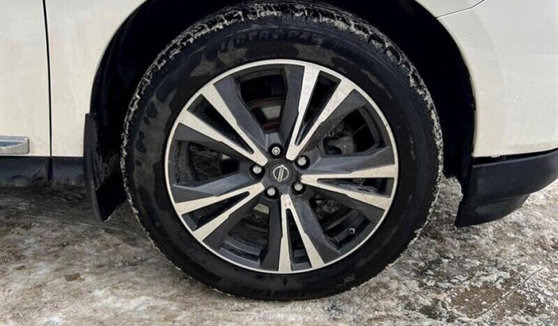 
								2018 Nissan Pathfinder Platinum 4X4 full									