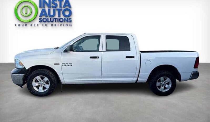 
								2017 Ram 1500 ST 5.7L Hemi Crew Cab 4X4 full									