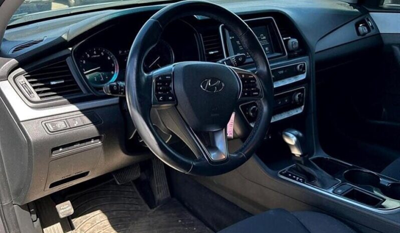 
								2018 Hyundai Sonata SE full									