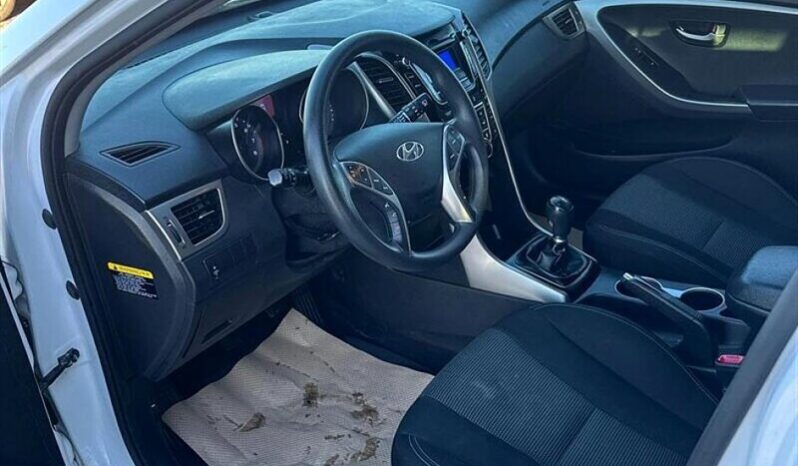 
								2017 Hyundai Elantra GT GL full									