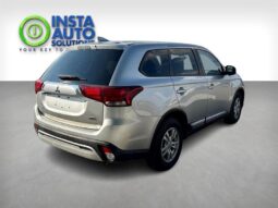 
										2020 Mitsubishi Outlander ES AWD full									