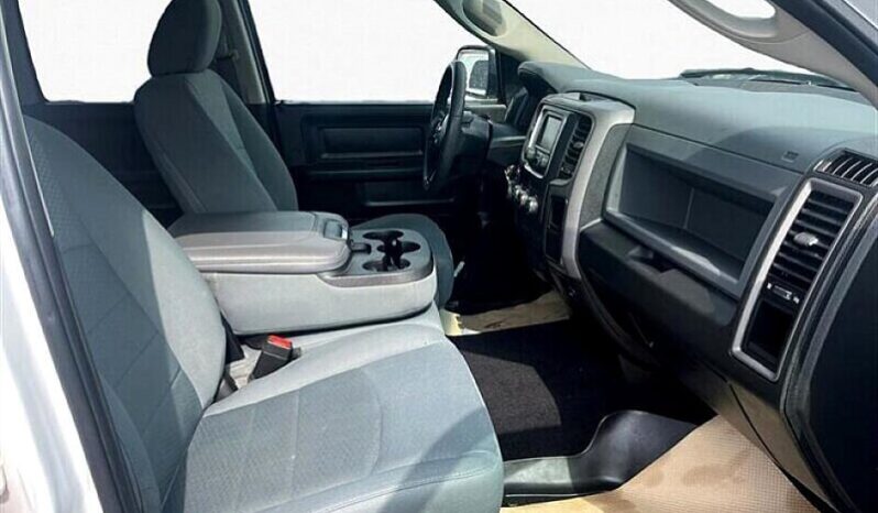 
								2019 Ram 1500 SXT Quad Cab 4×4 full									