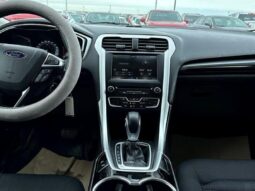 
										2016 Ford Fusion SE full									