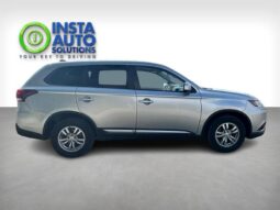 
										2020 Mitsubishi Outlander ES AWD full									