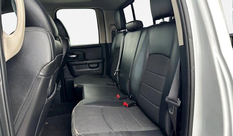 
								2018 Ram 1500 Sport Quad Cab 4×4 5.7L Hemi full									
