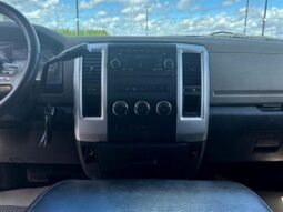 
										2012 Ram 1500 SLT Quad Cab 5.7L Hemi full									