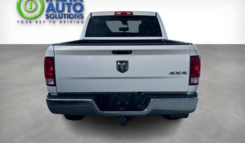 
								2017 Ram 1500 ST 5.7L Hemi Crew Cab 4X4 full									