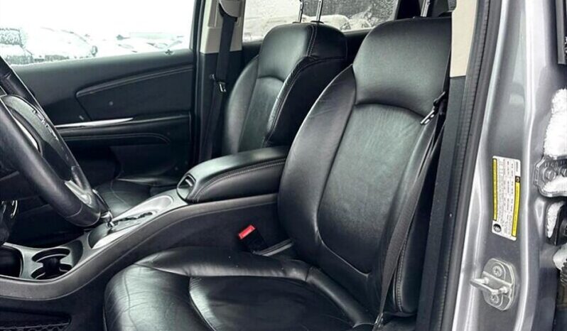 
								2017 Dodge Journey GT Grey AWD 7 Passenger full									