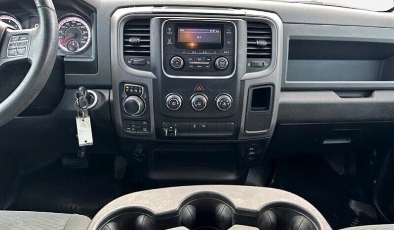 
								2020 Ram 1500 Classic ST Ext. Cab 4X4 full									