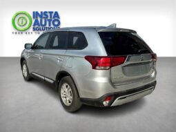 
										2020 Mitsubishi Outlander ES AWD full									