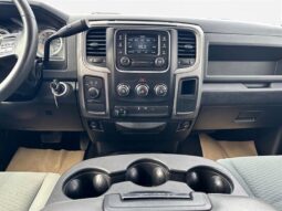 
										2017 Ram 1500 ST Crew Cab 5.7L Hemi 4×4 full									
