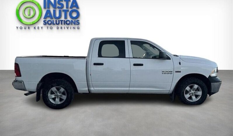 
								2017 Ram 1500 ST 5.7L Hemi Crew Cab 4X4 full									