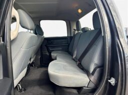 
										2017 Ram 1500 ST Crew Cab 5.7L Hemi 4×4 full									