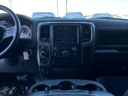 
										2019 Ram 1500 Classic Express 5.7L Hemi Crew Cab 4X4 full									