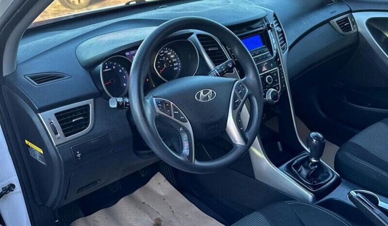 
								2017 Hyundai Elantra GT GL full									