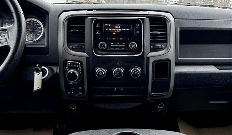 
								2016 Ram 1500 ST 4×4 Crew Cab full									