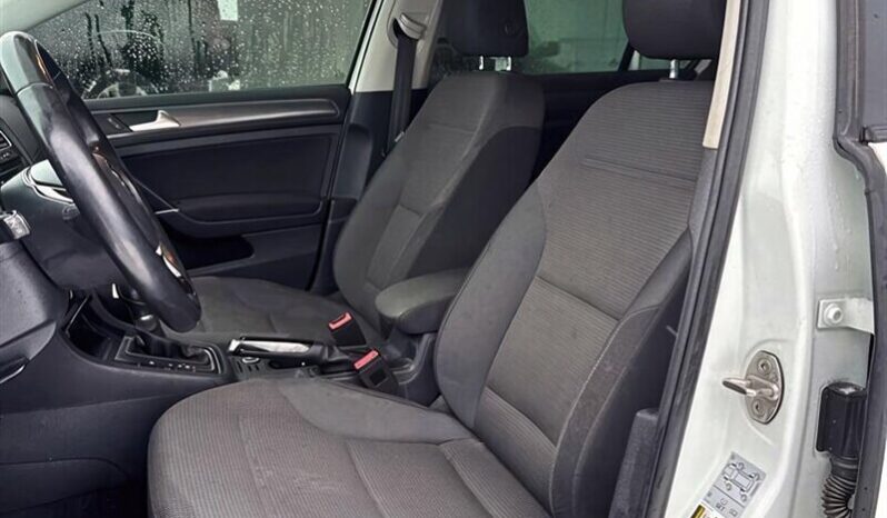
								2019 Volkswagen Golf S Hatchback full									