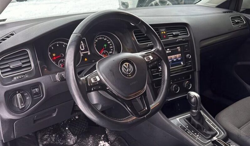 
								2019 Volkswagen Golf S Hatchback full									