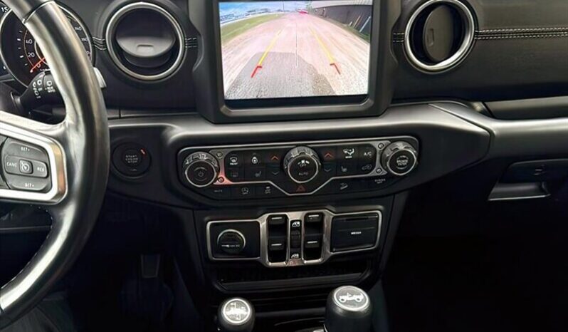 
								2018 Jeep Wrangler Unlimited Sahara 4X4 full									