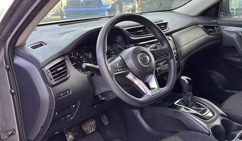 
								2018 Nissan Rogue SV full									