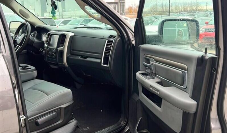 
								2017 Ram 1500 SLT 5.7L Hemi Ext. Cab 4X4 full									