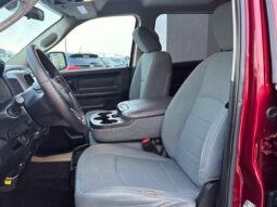 
										2017 Ram 1500 Express 5.7L Hemi Crew Cab 4X4 full									