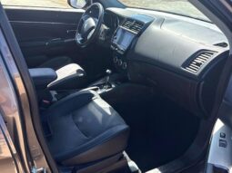 
										2019 Mitsubishi RVR SE LTD AWD full									