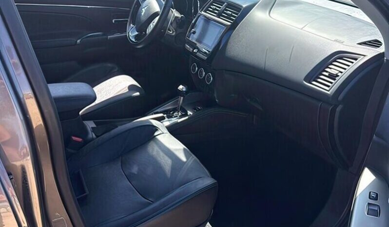 
								2019 Mitsubishi RVR SE LTD AWD full									