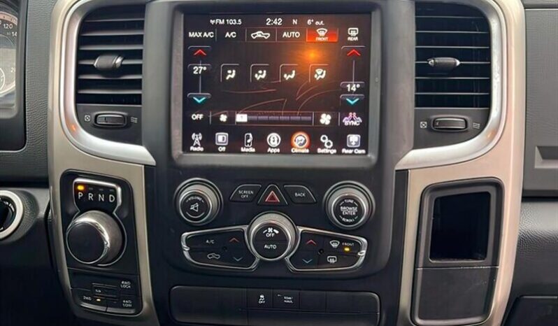 
								2017 Ram 1500 SLT 5.7L Hemi Ext. Cab 4X4 full									