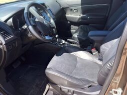 
										2019 Mitsubishi RVR SE LTD AWD full									