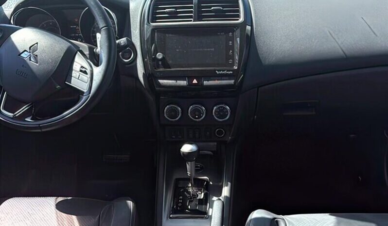 
								2019 Mitsubishi RVR SE LTD AWD full									