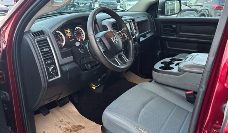 
								2017 Ram 1500 Express 5.7L Hemi Crew Cab 4X4 full									