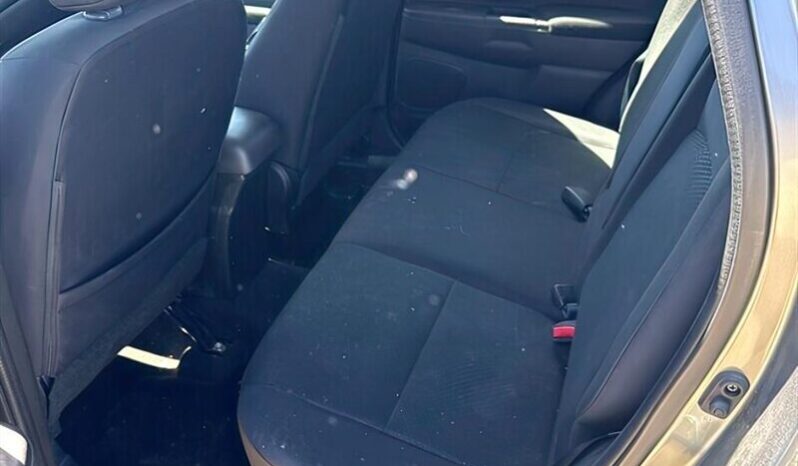 
								2015 Mitsubishi RVR SE full									