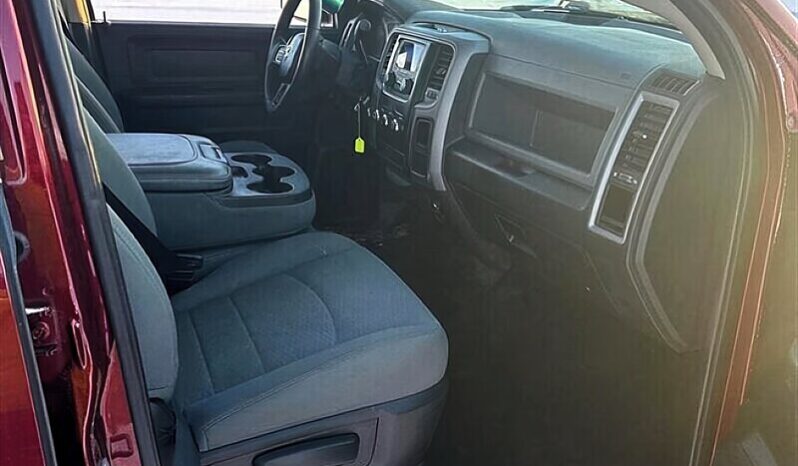 
								2016 Ram 1500 ST 5.7L Hemi Crew Cab 4X4 full									