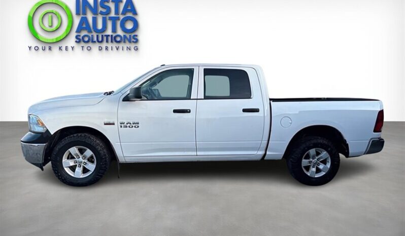 
								2017 Ram 1500 ST 5.7L Hemi Crew Cab 4X4 full									