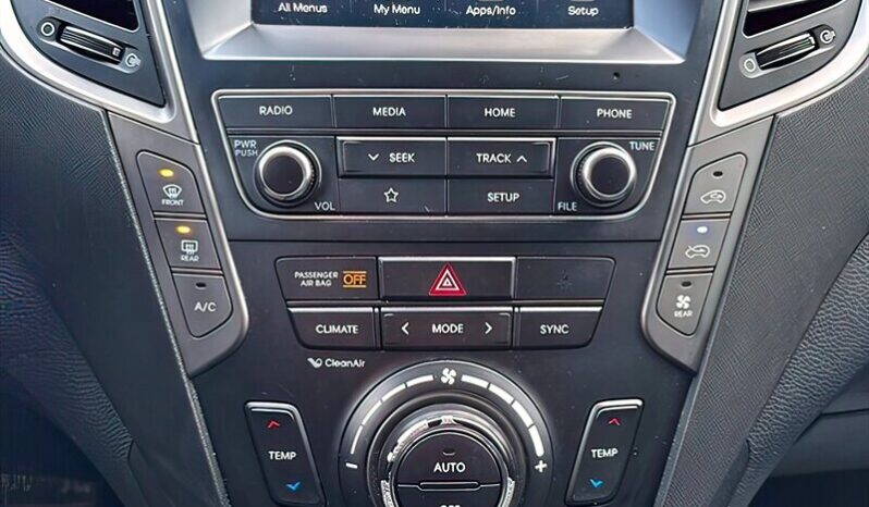 
								2019 Hyundai Santa Fe XL Preferred AWD full									