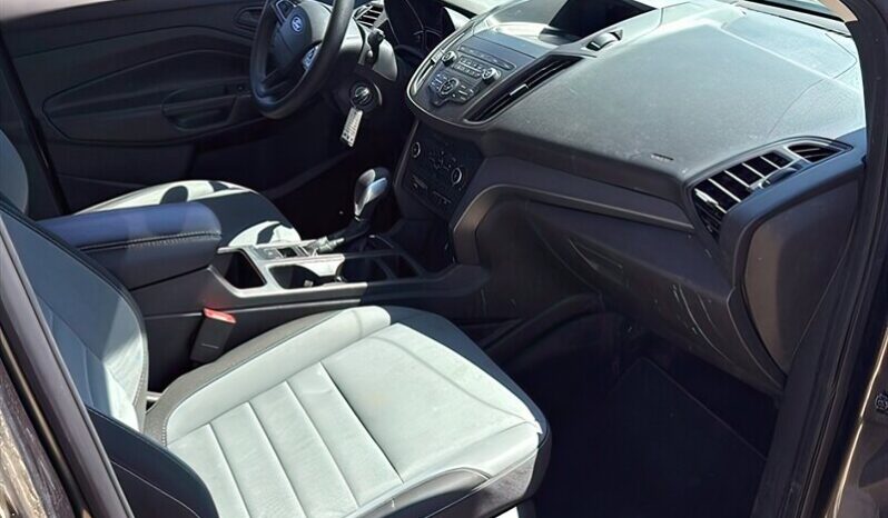 
								2019 Ford Escape S full									