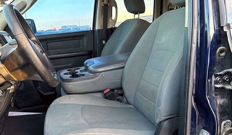 
								2017 Ram 1500 Tradesman Quad Cab 4×4 5.7L Hemi full									