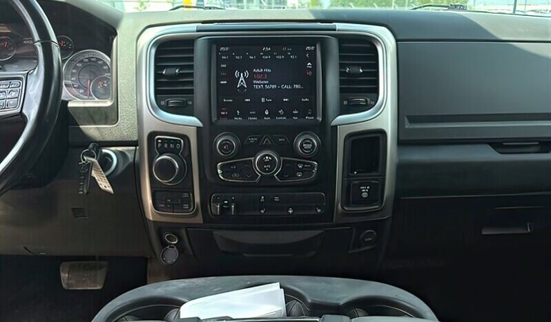 
								2018 Ram 1500 SLT 5.7L Hemi Crew Cab 4X4 full									