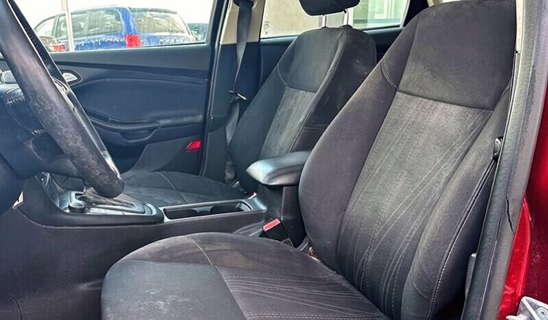 
								2017 Ford Focus SE full									
