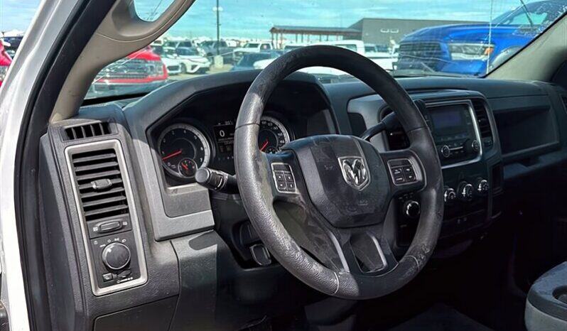 
								2017 Ram 1500 ST Ext. Cab 5.7L Hemi 4X4 full									