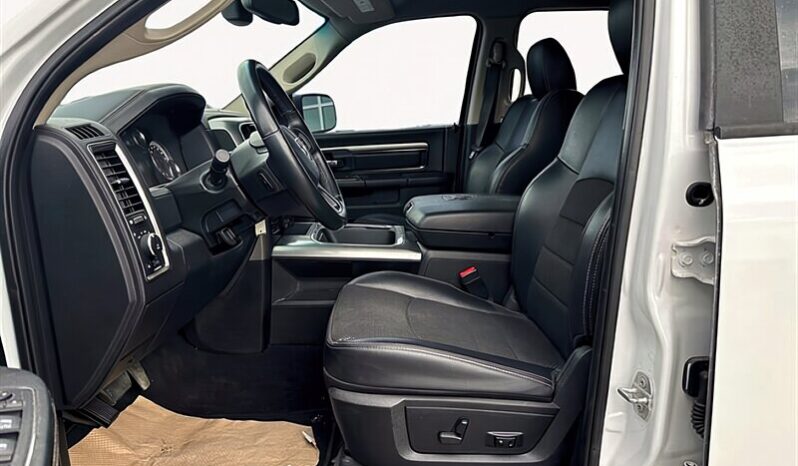 
								2018 Ram 1500 Sport Quad Cab 4×4 5.7L Hemi full									