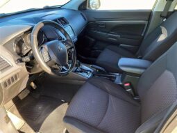 
										2019 Mitsubishi RVR SE AWD full									